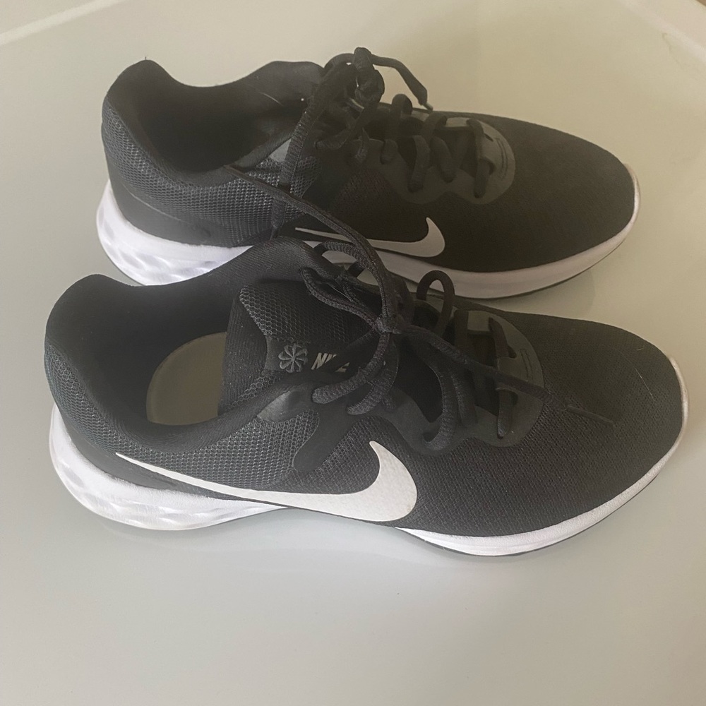 New without box women’s Nikes